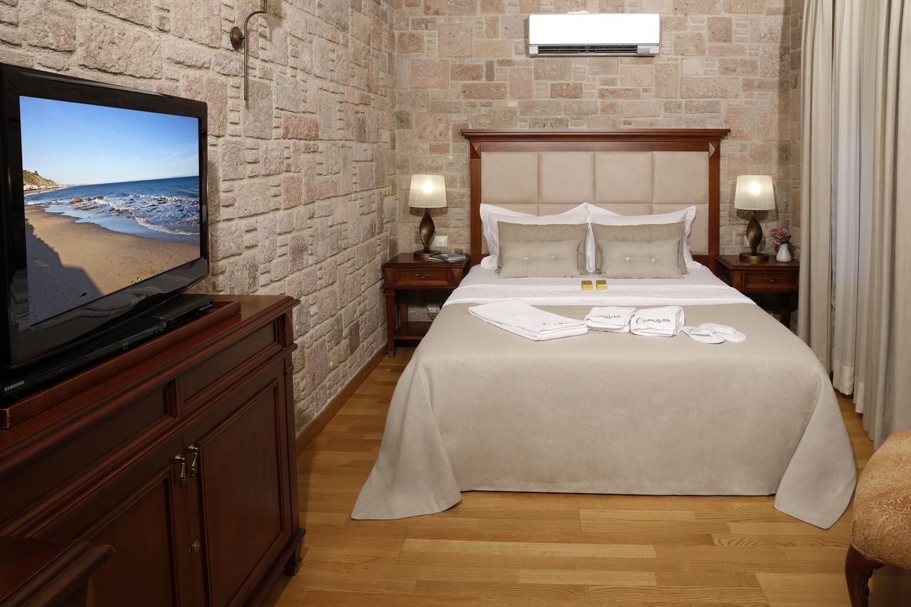 Stone Zimmer
