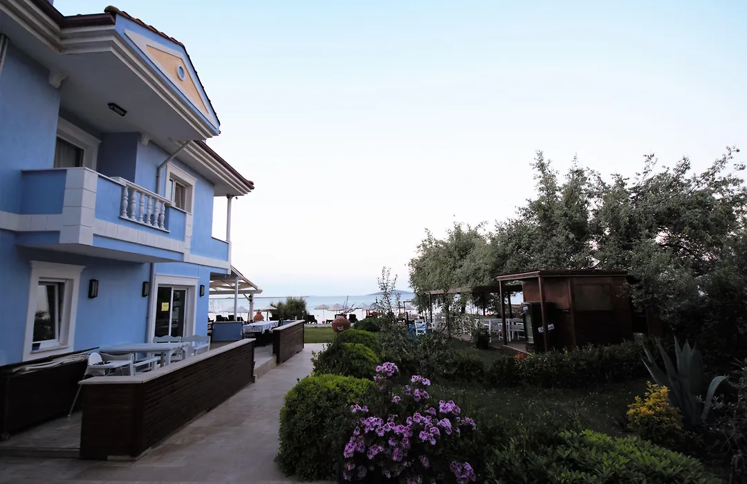 Cundavilla Hotel & Suites-1