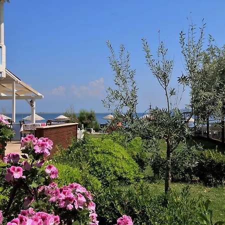 Cundavilla Hotel & Suites-3